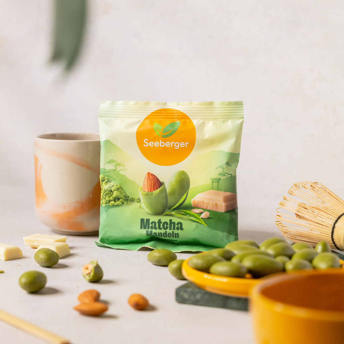 seeberger-silver-label-amandes-au-matcha-60-g-chocolat-blanc image 2